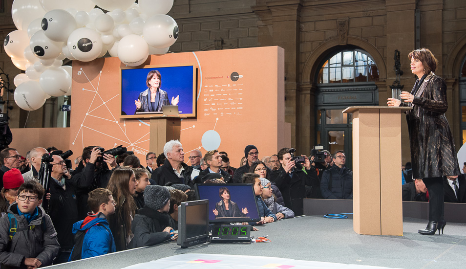 Bundespräsidentin Doris Leuthard eröffnete den Digitaltag im Hauptbahnhof Zürich.