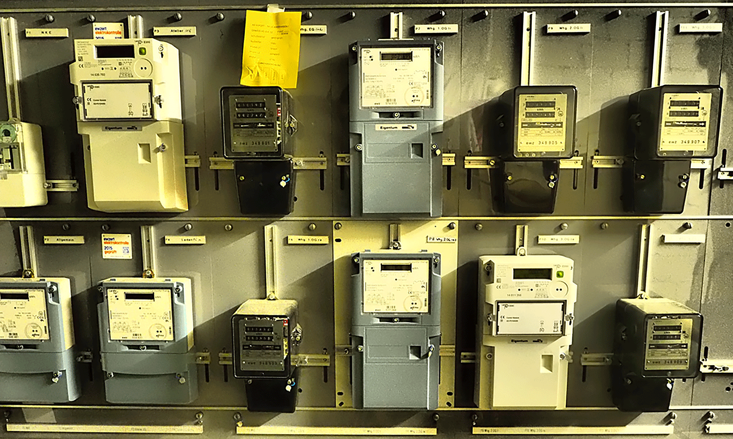 “Counting Exactitude”: This picture of electricity meters was taken by Jonas Schädler from the Department of History of UZH. The jury’s comments: “You might ask, is that really research? Investigating old electricity meters? But on second glance this image reflects an evolution of the technology. And not only that: It’s about history and culture. It thus relates to every inhabitant. It’s a sort of tinkering with evolution, a merging of past and future.”