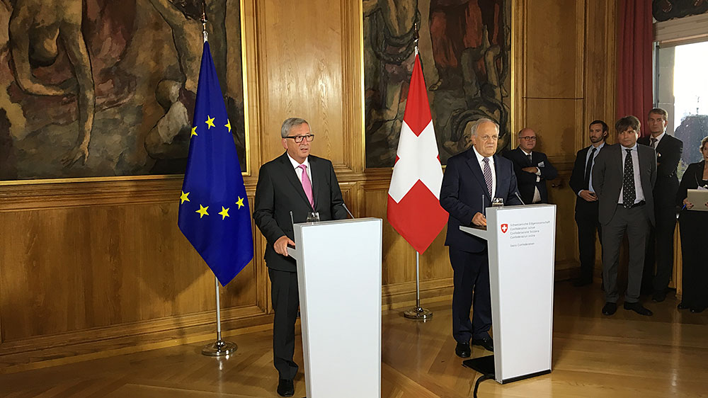 EU-Kommissionspräsident Jean-Claude Juncker und Bundespräsident Schneider Ammann bei der Medienkonferenz an der UZH.