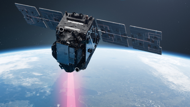 Satelit über der Erde.