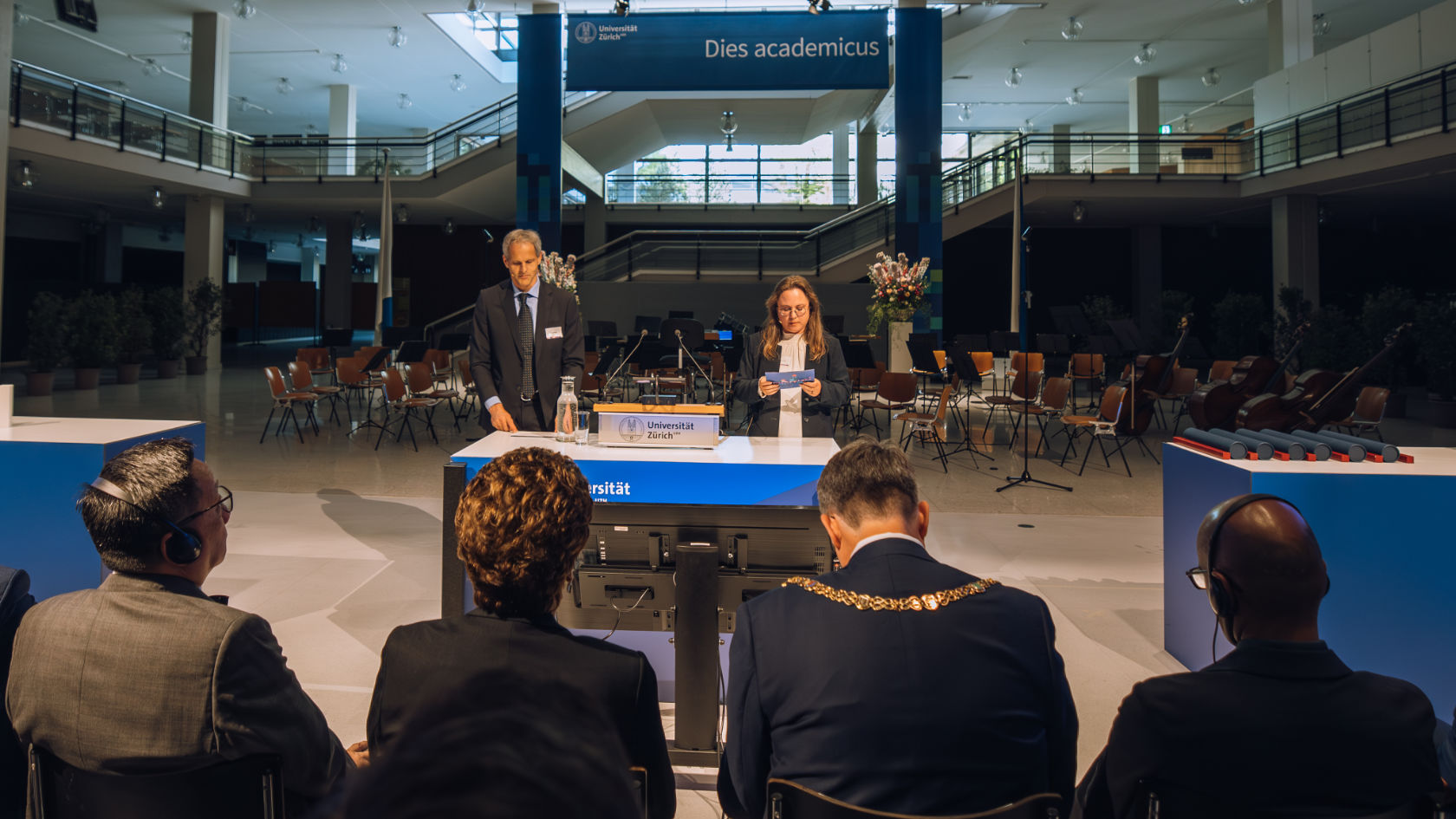 The speech by one of the university’s representative bodies was delivered by Valerie Treyer and Jan Helbing, co-presidents of the Association of Advanced Researchers and Teachers (VFFL). 