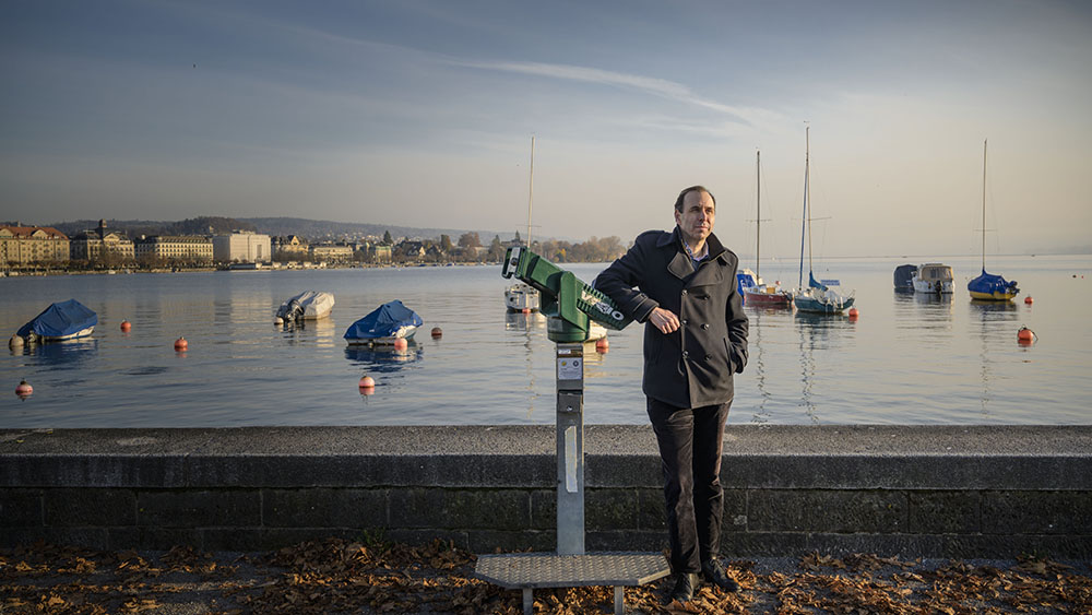 Tobias Straumann am Zürichsee