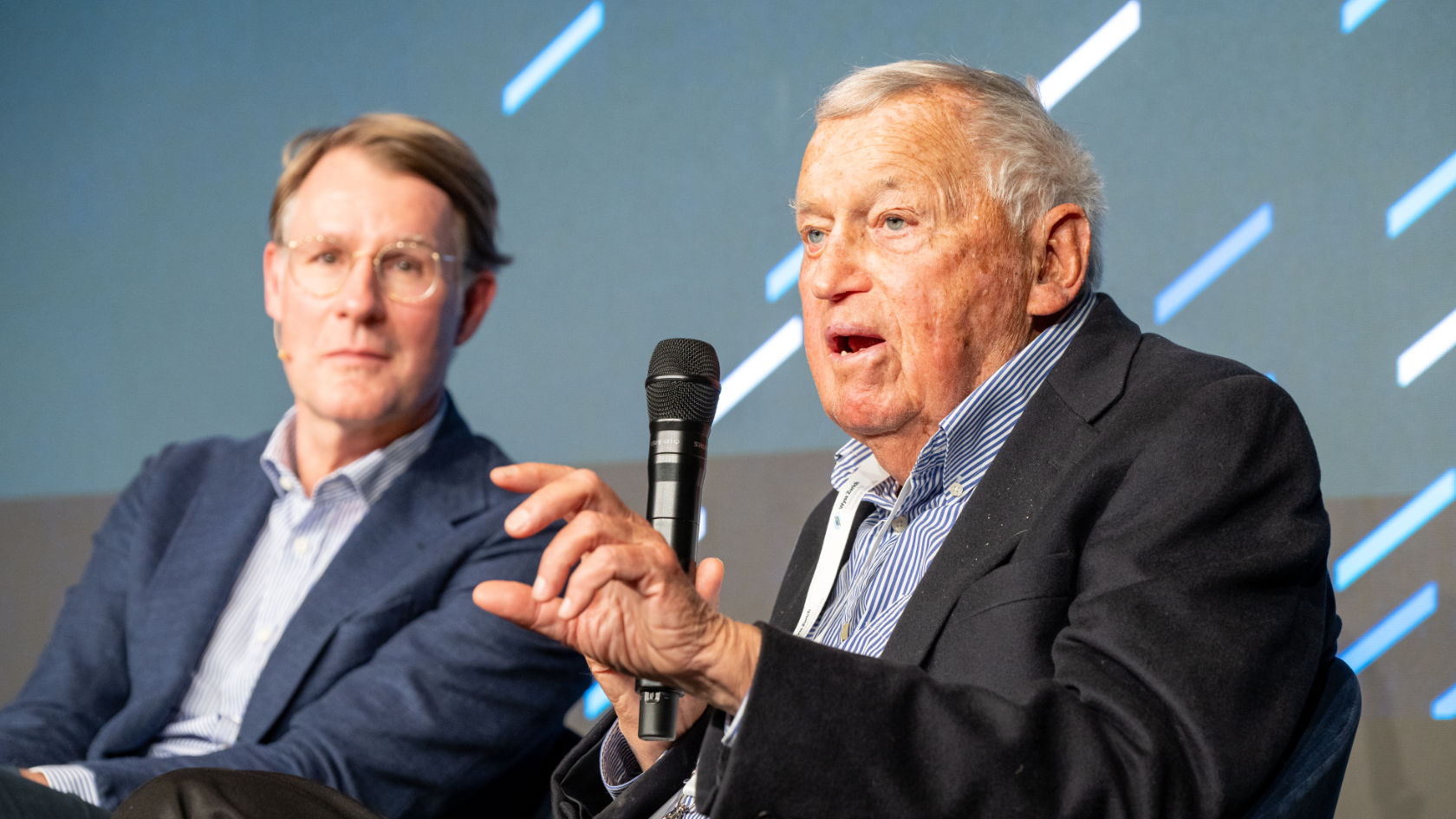 Hansjörg Wyss rechts auf dem Bild hat vor zehn Jahren die Wyss Zurich Foundation gegründet. Hier beim Jubiläumsanlass mit Simon Hoerstrup. 