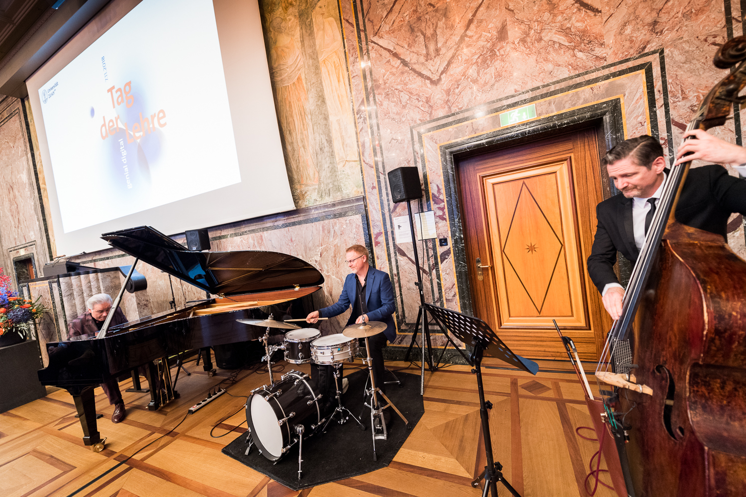 The Tag der Lehre closing event was rounded off by the cool jazz sounds of the Dave Ruosch Trio. (Image: Frank Brüderli)