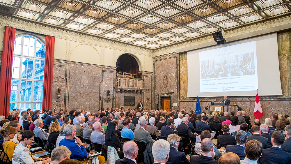 Eine «europäische Wirtschaftsrenaissance ist nötig», sagt Bundespräsident Johann Schneider-Ammann bei seiner Ansprache in der Aula.