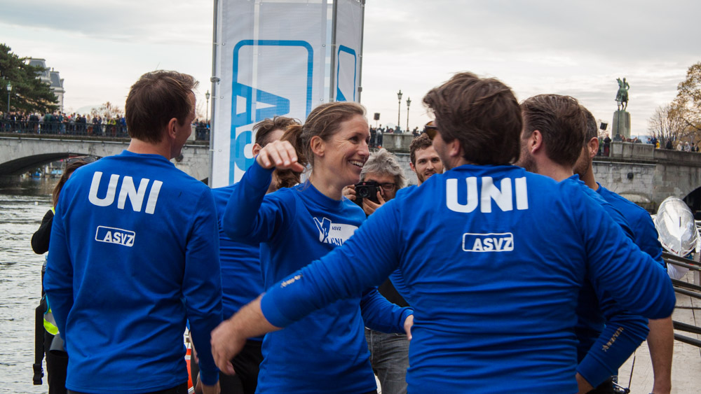 Geschafft: Auch die Alumni müssen nicht zum dritten Lauf antreten, sondern gewinnen den ersten und zweiten Lauf.