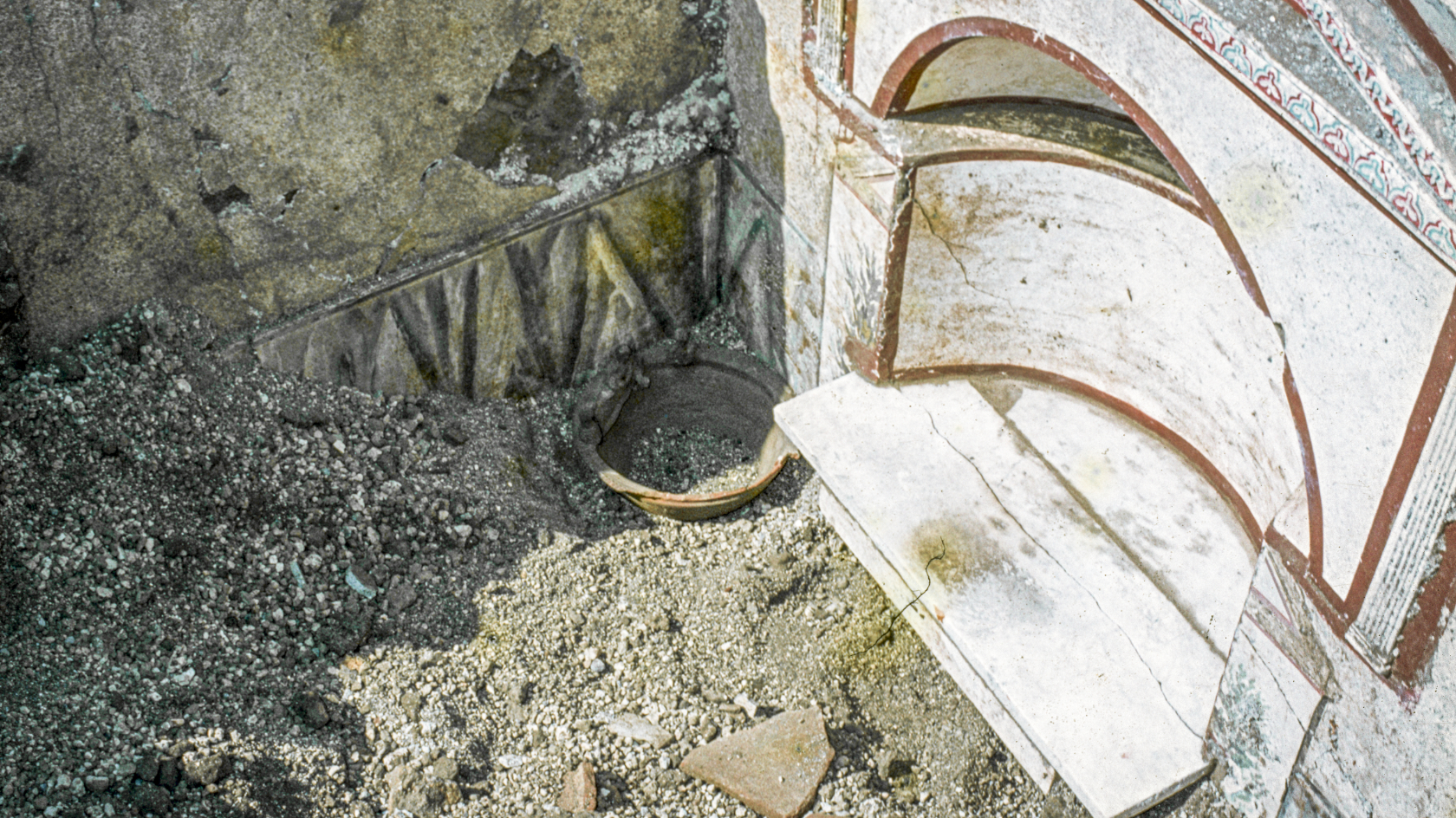 Räucherschale mit Ascheresten