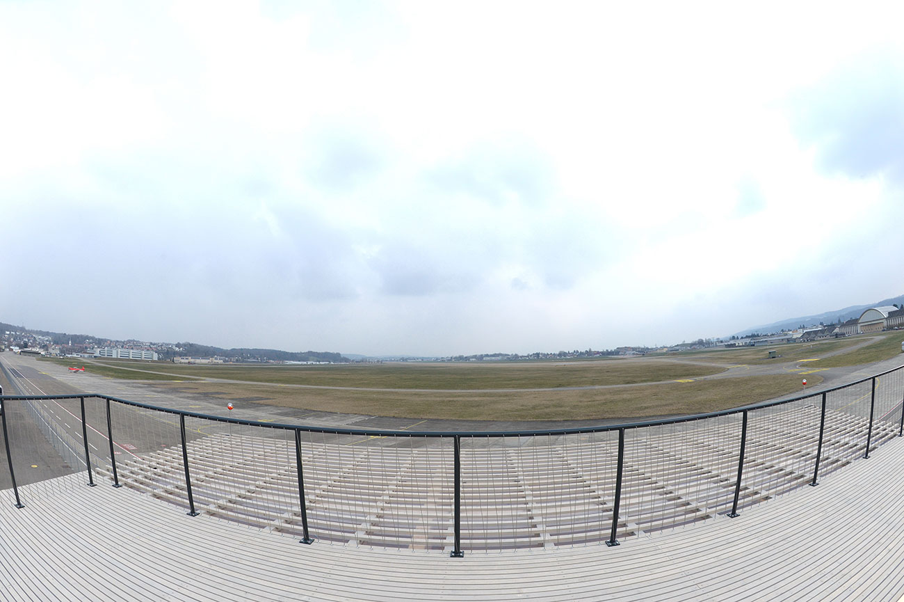 Blick vom Info-Pavillon über den Flugplatz Dübendorf. (Bild: Switzerland Innovation Park Zürich)