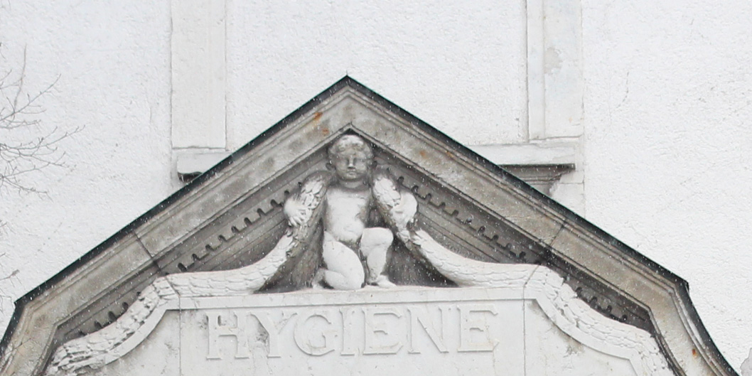 Hygiene wird hier offenkundig gross geschrieben. An welcher Adresse kniet der Engel?