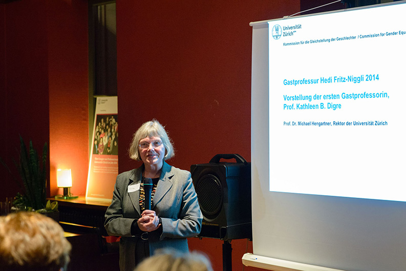 Die Neuroophthalmologin Kathleen B. Digre ist die erste Gastprofessorin, die im Rahmen der Hedi Fritz-Niggli-Gastprofessuren an die Universität Zürich gekommen ist. Sie wird sich ein halbes Jahr lang in das Projekt «Filling the Gap» einbringen, ein Projekt der Medizinischen Fakultät im Rahmen des Aktionsplans Chancengleichheit der UZH. 